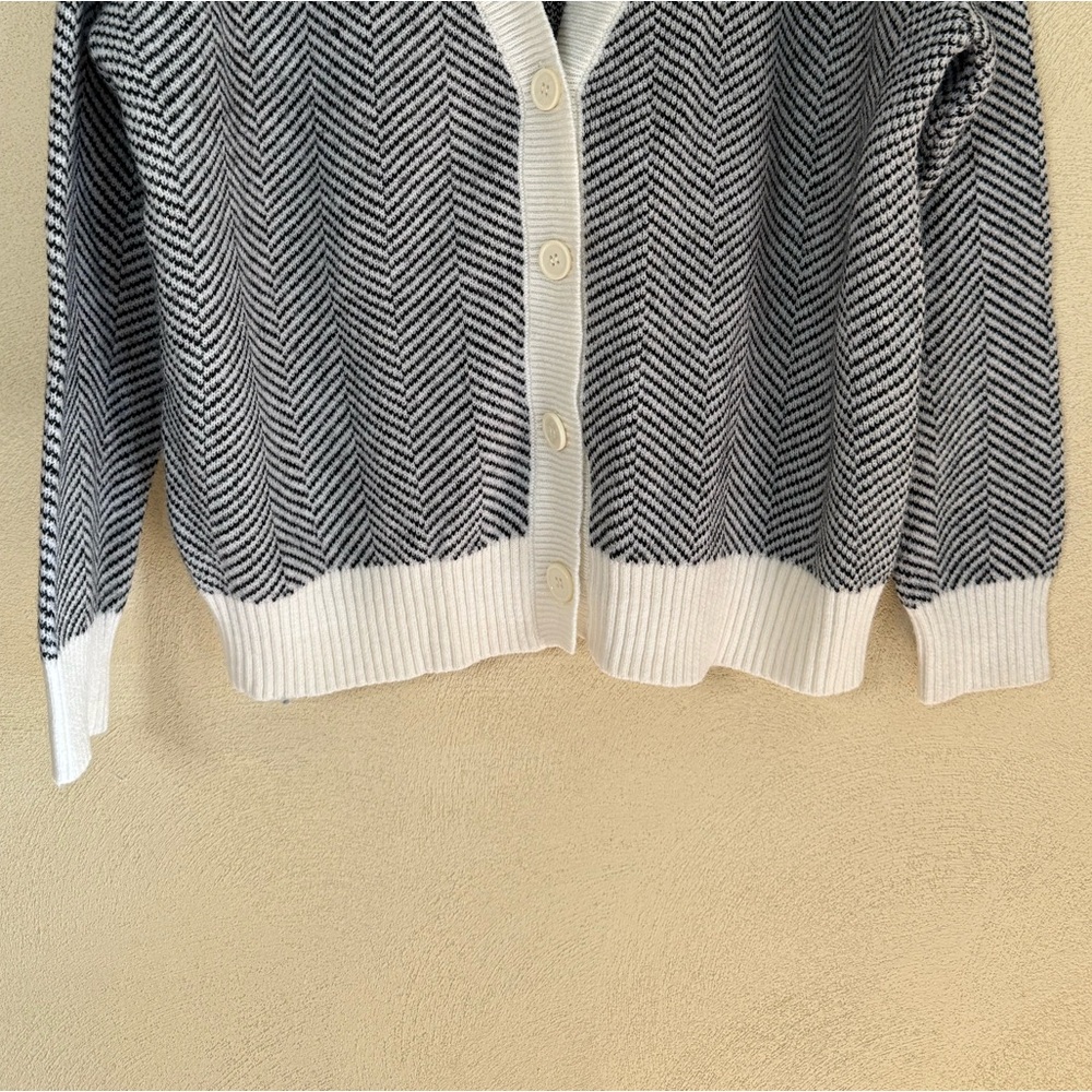 Witty Fox Black Cream Neutral Chevron Button Long Sleeve Cardigan Sweater L NWOT - Picture 4 of 8